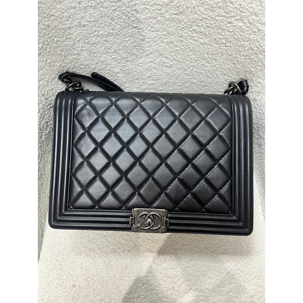 Chanel Black Calfskin Diamond Stitch Boy Flap Bag - Like New with Dustbag